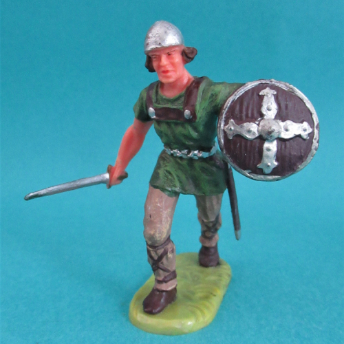 8833  Normand avançant avec épée et bouclier (III).